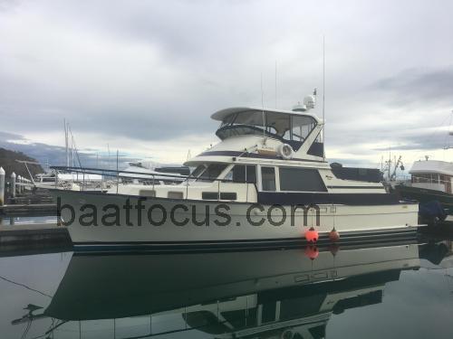 Tollycraft 48 Cockpit Motor Yacht Spesifikasjoner og anmeldelser